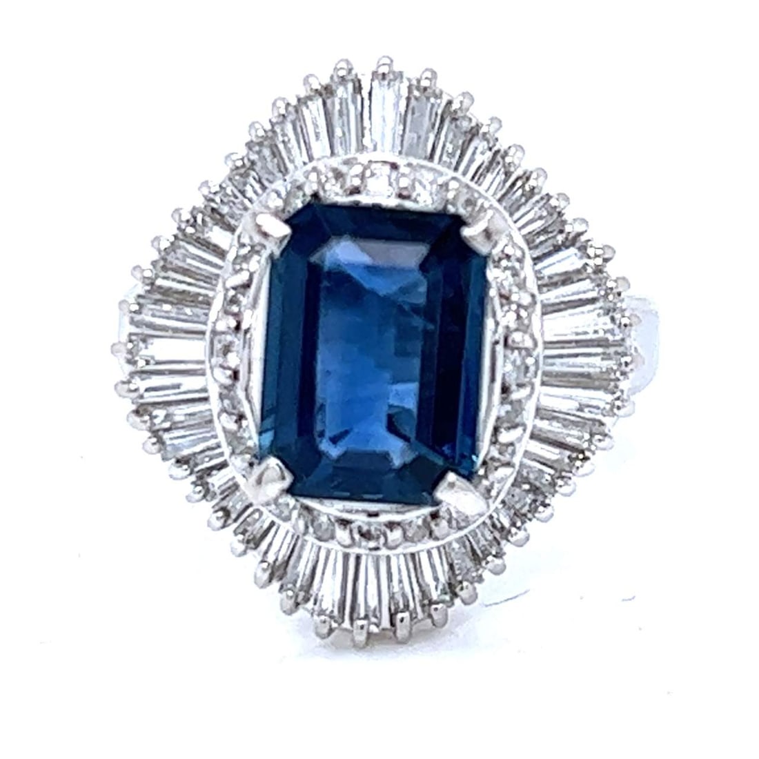 Stunning Platinum Ring with 2.44 Ct Sapphire and 1.06 Ct Diamonds Size 6: Stunning Platinum Ring with 2.44 Ct Sapphire and 1.06 Ct Diamonds Size 6 This exquisite Platinum Sapphire & Diamond Ring showcases a stunning 2.44 ct. sapphire complemented by 1.06 ct. of sparkling di