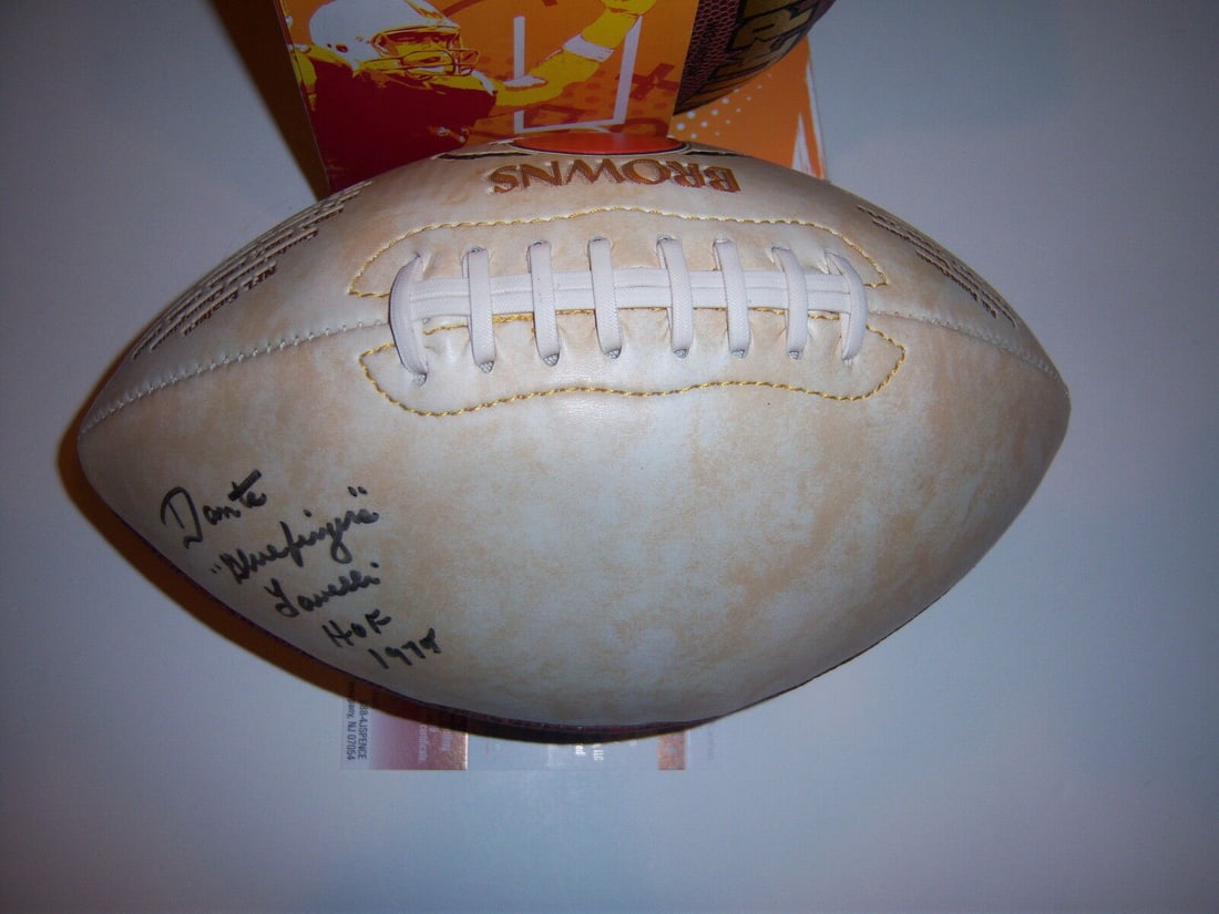 Dante Lavelli Signed Cleveland Browns Football with JSA COA: Dante Lavelli Signed Cleveland Browns Football with JSA COA This is an original football signed by Dante Lavelli, a Hall of Fame player for the Cleveland Browns. The ball is in pre-owned condition and