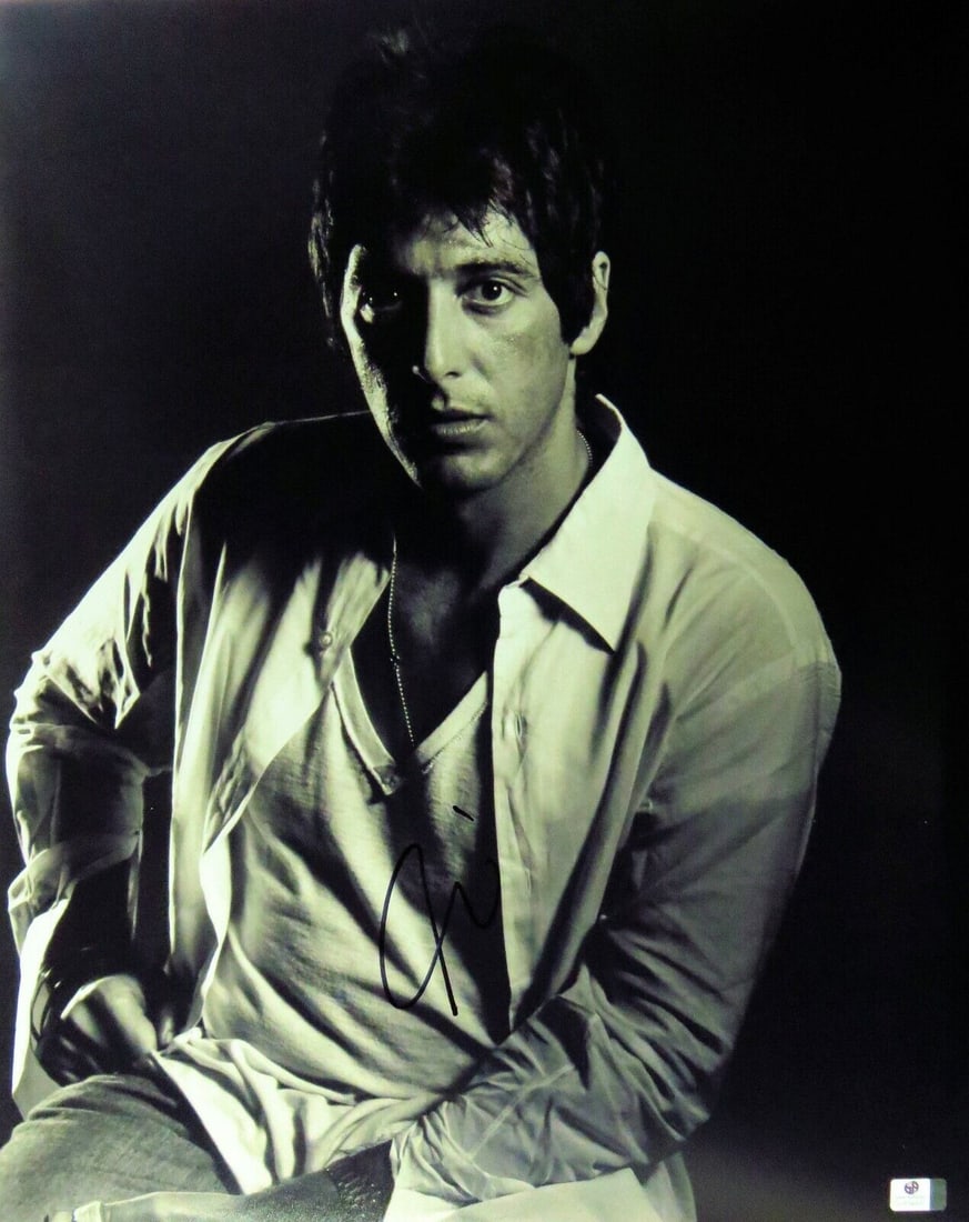 Al Pacino Autographed 16x20 Vintage Black and White Photo GAI Certified: Al Pacino Autographed 16x20 Vintage Black and White Photo GAI Certified This striking 16x20 black and white photograph captures Al Pacino in a vintage classic pose, making it a must-have for movie mem
