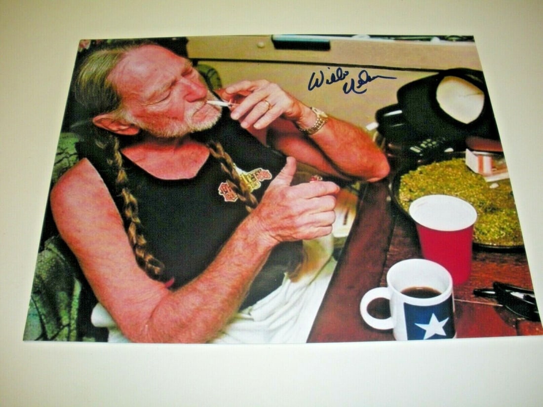 Willie Nelson Signed 8x10 Photo with COA Country Music Legend: Willie Nelson Signed 8x10 Photo with COA Country Music Legend This is an original 8x10 photograph of country music legend Willie Nelson, signed and accompanied by a Certificate of Authenticity (COA).