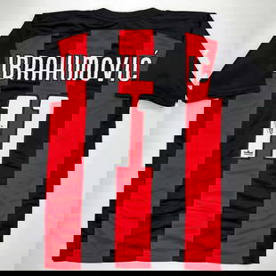 Zlatan Ibrahimovic AC Milan Black Red Jersey XL JSA Authenticated: Zlatan Ibrahimovic AC Milan Black Red Jersey XL JSA Authenticated Celebrate the legacy of Zlatan Ibrahimovic with this original AC Milan jersey, featuring striking black and red colors. This pre-owned