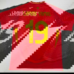 Lamine Yamal Autographed Spain Red World Cup Jersey with BAS COA: Lamine Yamal Autographed Spain Red World Cup Jersey with BAS COA This is an original autographed Lamine Yamal Spain red World Cup soccer jersey, authenticated by Beckett Grading Services. The jersey f