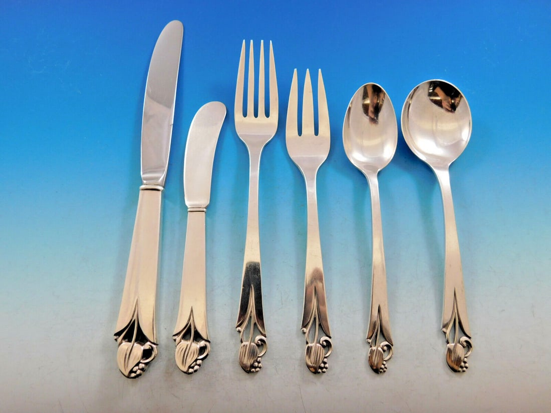 Frank Smith Woodlily Sterling Silver Flatware Set 77 Pieces Service for 12: Frank Smith Woodlily Sterling Silver Flatware Set 77 Pieces Service for 12 Enhance your dining experience with the Woodlily Sterling Silver Flatware Set by Frank Smith, designed for service of 12. Thi