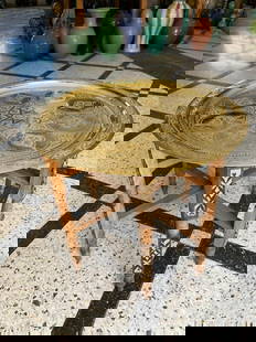 Authentic Moroccan Brass Tea Table with Wood Stand 50cm: Authentic Moroccan Brass Tea Table with Wood Stand 50cm Experience the charm of Moroccan craftsmanship with this stunning hand-engraved brass tea table. This versatile piece features a beautifully int