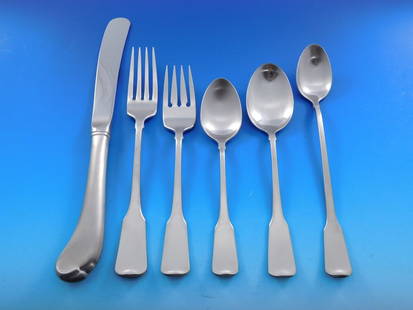 Oneida American Colonial Stainless Steel Flatware Set 76 Pieces with Storage Chest: Oneida American Colonial Stainless Steel Flatware Set 76 Pieces with Storage Chest Enhance your dining experience with this exquisite American Colonial flatware service set by Oneida, featuring a tota