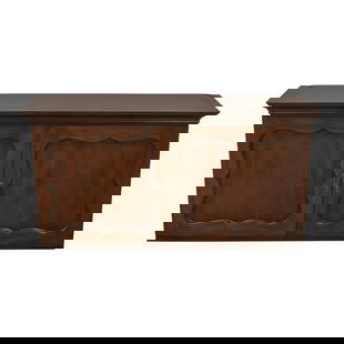Kittinger Colonial Williamsburg CW-1 Bookcase Top 41.5x12x21 Wood Brown: Kittinger Colonial Williamsburg CW-1 Bookcase Top 41.5x12x21 Wood Brown This Colonial Williamsburg bookcase top is a stunning addition to any home, showcasing exquisite craftsmanship from Kittinger's