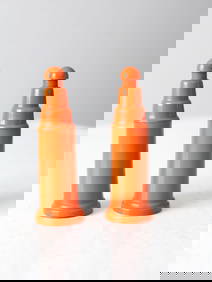 Atomic Style Vintage Orange Push Top Salt and Pepper Shakers USA (1 of 6)