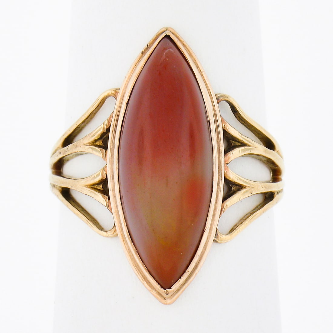 Vintage 14k Yellow Gold Marquise Agate Solitaire Ring Size 5.5: Vintage 14k Yellow Gold Marquise Agate Solitaire Ring Size 5.5 This exquisite vintage ring features a stunning marquise cabochon cut agate, beautifully bezel set in solid 14k yellow gold. The agate sh