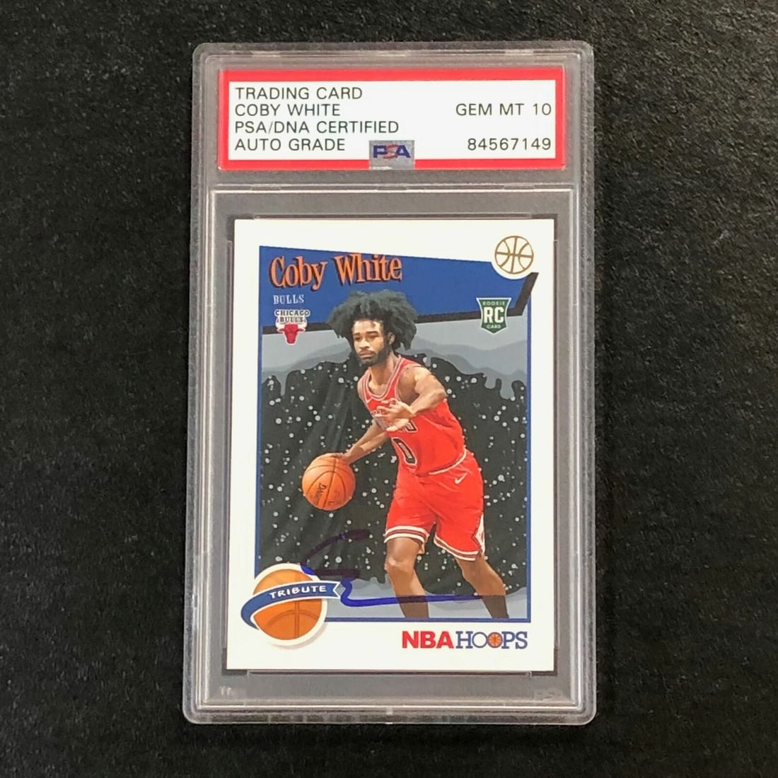 2019-20 NBA Hoops Coby White AUTO 10 PSA Slabbed #295 Card: 2019-20 NBA Hoops Coby White AUTO 10 PSA Slabbed #295 Card This 2019-20 NBA Hoops Winter Tribute #295 card features a bold autograph from Coby White, a promising player for the Chicago Bulls. The card