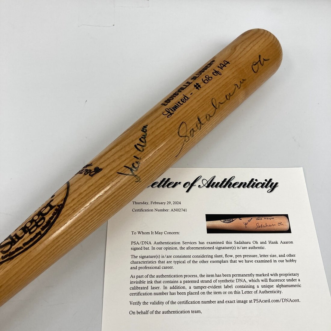 Hank Aaron Sadaharu Oh Dual Signed Louisville Slugger Bat PSA DNA Limited Edition 68/144: Hank Aaron Sadaharu Oh Dual Signed Louisville Slugger Bat PSA DNA Limited Edition 68/144 Celebrate the careers of two of baseball's greatest home run hitters with this dual-signed Louisville Slugger b