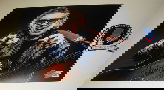 Don McLean Signed 8x10 Photo American Pie Beckett COA: Don McLean Signed 8x10 Photo American Pie Beckett COA This 8x10 photograph features Don McLean, the renowned musician known for his iconic song 'American Pie.' The photograph is original and comes wit