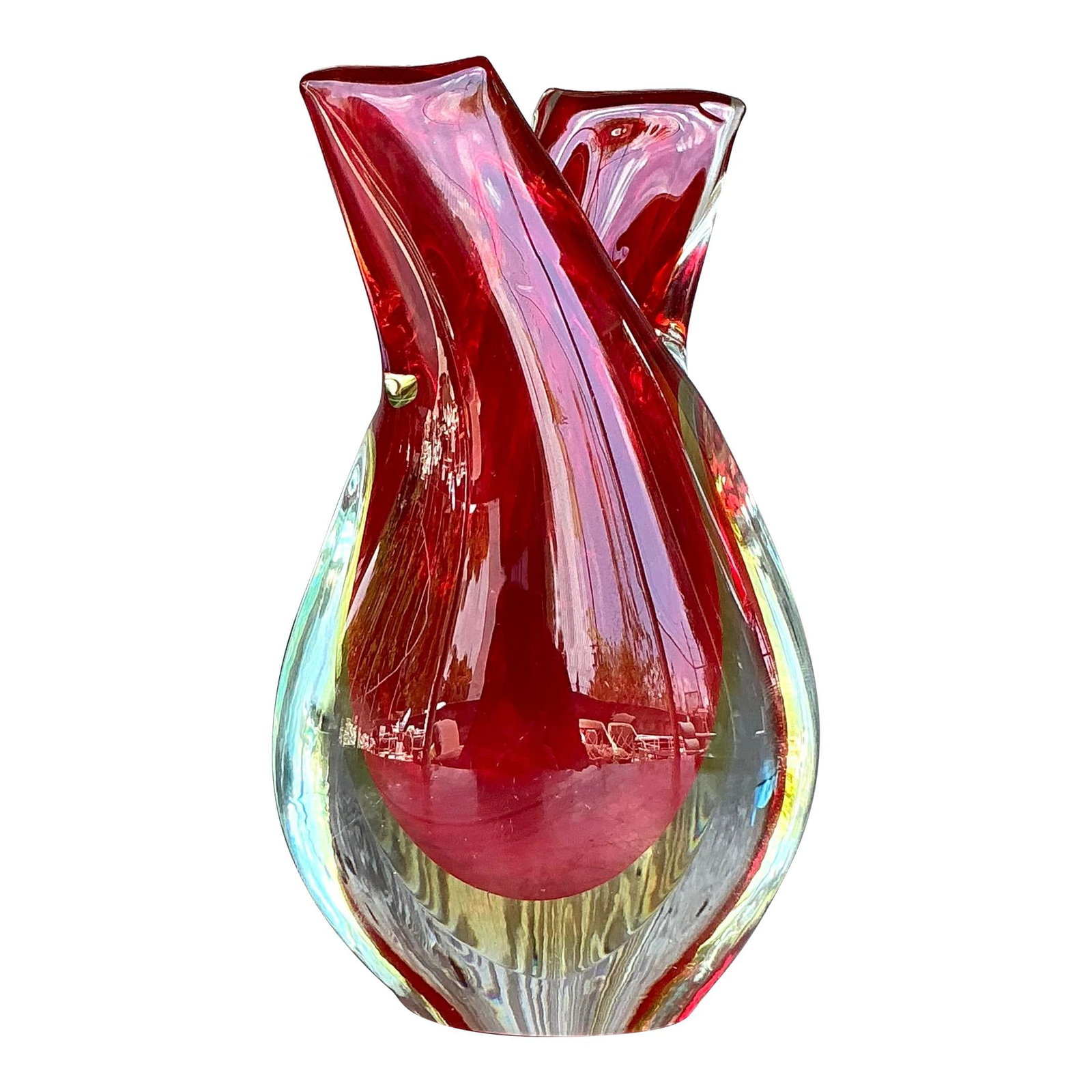 Vintage Italian Murano Glass Vase Ruby Red 7.25 Inches: Vintage Italian Murano Glass Vase Ruby Red 7.25 Inches Enhance your living space with this Vintage Italian Glass Vase inspired by the famed Murano glass artistry. This exquisite vase showcases a capti