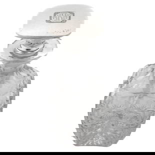 Wallace Silversmiths Antique Sterling Silver Crystal Perfume Bottle 1900: Wallace Silversmiths Antique Sterling Silver Crystal Perfume Bottle 1900 This exquisite antique perfume bottle features a stunning combination of crystal and sterling silver, crafted circa 1900. The s