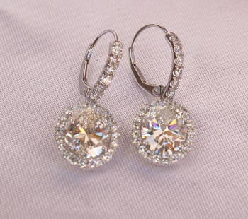 Swiss Made Platinum 3.01ct GIA Diamond Chandelier Earrings: Swiss Made Platinum 3.01ct GIA Diamond Chandelier Earrings This exquisite pair of chandelier earrings showcases the elegance of Swiss craftsmanship. Made from 950 platinum, each earring features a