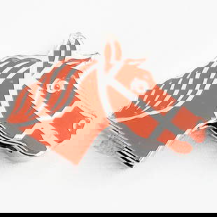 Hermes Gadlige Twilly Ring Scarf Clasp Orange Silver Metal: Hermes Gadlige Twilly Ring Scarf Clasp Orange Silver Metal This exquisite scarf ring from Hermes, model Gadlige Twilly Ring, features a vibrant combination of orange and silver tones. Made from