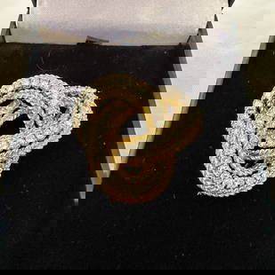 Exquisite French 18K Yellow Gold Diamond Brooch 2.20ct: Exquisite French 18K Yellow Gold Diamond Brooch 2.20ct Discover the elegance of this exquisite French brooch, crafted from 18K yellow gold. Weighing 17.50 grams and measuring 1-3/8" in diameter,