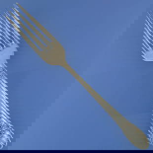 International Riviera Sterling Silver 7.75 Inch Dinner Fork No Monogram: International Riviera Sterling Silver 7.75 Inch Dinner Fork No Monogram This exquisite 7 3/4" dinner fork is part of the Riviera pattern from International Silver, crafted from high-quality sterling
