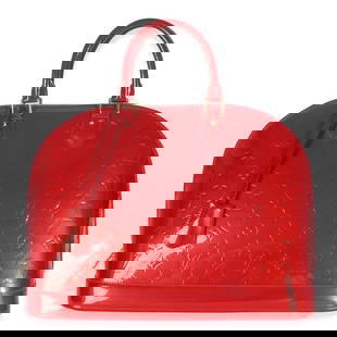 Louis Vuitton Alma GM Pomme D'Amour Patent Leather Handbag: Louis Vuitton Alma GM Pomme D'Amour Patent Leather Handbag Introducing the Louis Vuitton Pomme D'Amour Monogram Vernis Alma GM, a stunning handbag that combines elegance and functionality. This