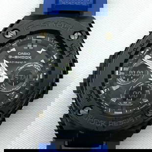 Casio G-Shock GST-W300G-2A1JF Men's Radio Solar Watch Black Blue: Casio G-Shock GST-W300G-2A1JF Men's Radio Solar Watch Black Blue The CASIO G-SHOCK GST-W300G-2A1JF is a robust wristwatch designed for men, featuring a striking combination of black and blue colors.