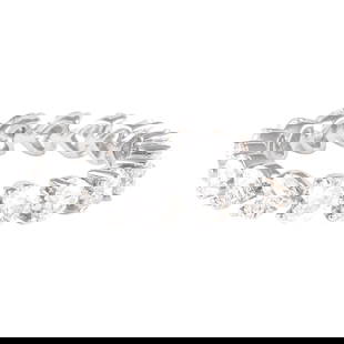 2.51ct Heart Diamond D/E VVS Eternity Band 18k White Gold: 2.51ct Heart Diamond D/E VVS Eternity Band 18k White Gold This exquisite 2.51 ct heart diamond eternity band showcases a stunning design crafted from 18k white gold. Featuring 18 heart brilliant