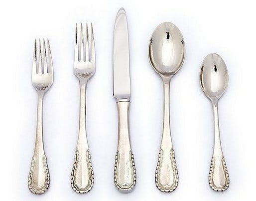 Ricci Merletto Stainless Steel Flatware Set for 12 - 60 Pieces with Beaded Detail: Ricci Merletto Stainless Steel Flatware Set for 12 - 60 Pieces with Beaded Detail Elevate your dining experience with the exquisite 'Merletto' flatware set by Ricci, crafted from fine 18/10 forged sta