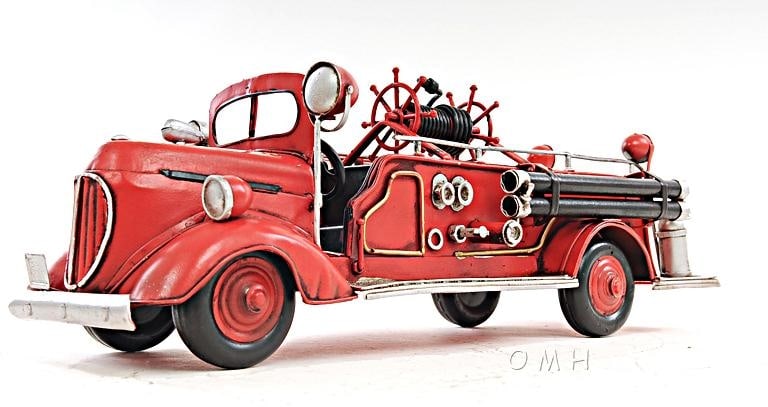 Classic 1938 Ford Fire Engine Model - 1:40 Scale: Classic 1938 Ford Fire Engine Model - 1:40 Scale Introducing a meticulously crafted 1:40 scale model of the iconic 1938 Ford Fire Engine. This model features an iron frame designed in a charming antiq