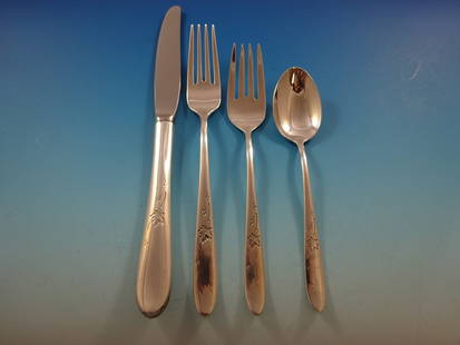 Reed & Barton Autumn Leaves Sterling Silver Flatware Set 51 Pieces with Storage Chest: Reed & Barton Autumn Leaves Sterling Silver Flatware Set 51 Pieces with Storage Chest Discover the exquisite Autumn Leaves flatware service set by Reed & Barton, comprising 51 elegant pieces crafted