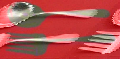 Kirk-Stieff Wadefield Sterling Silver 2pc Salad Serving Set 9 1/4": Kirk-Stieff Wadefield Sterling Silver 2pc Salad Serving Set 9 1/4" Elevate your dining experience with this exquisite Wadefield salad serving set by Kirk-Stieff. Crafted from high-quality sterling