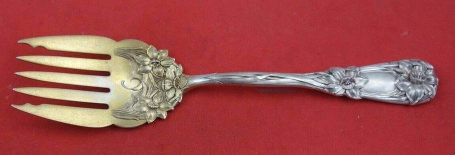 Durgin New Art Sterling Silver Sardine Fork 6 3/4 Gold Wash Narcissus: Durgin New Art Sterling Silver Sardine Fork 6 3/4 Gold Wash Narcissus This exquisite serving fork is crafted from sterling silver and features a gold wash finish, showcasing a stunning design in the
