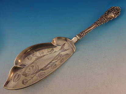 Dominick and Haff Renaissance Sterling Silver Fish Server 11" Engraved Design: Dominick and Haff Renaissance Sterling Silver Fish Server 11" Engraved Design This exceptional Renaissance-style fish server by Dominick and Haff features a beautifully engraved design of fish along