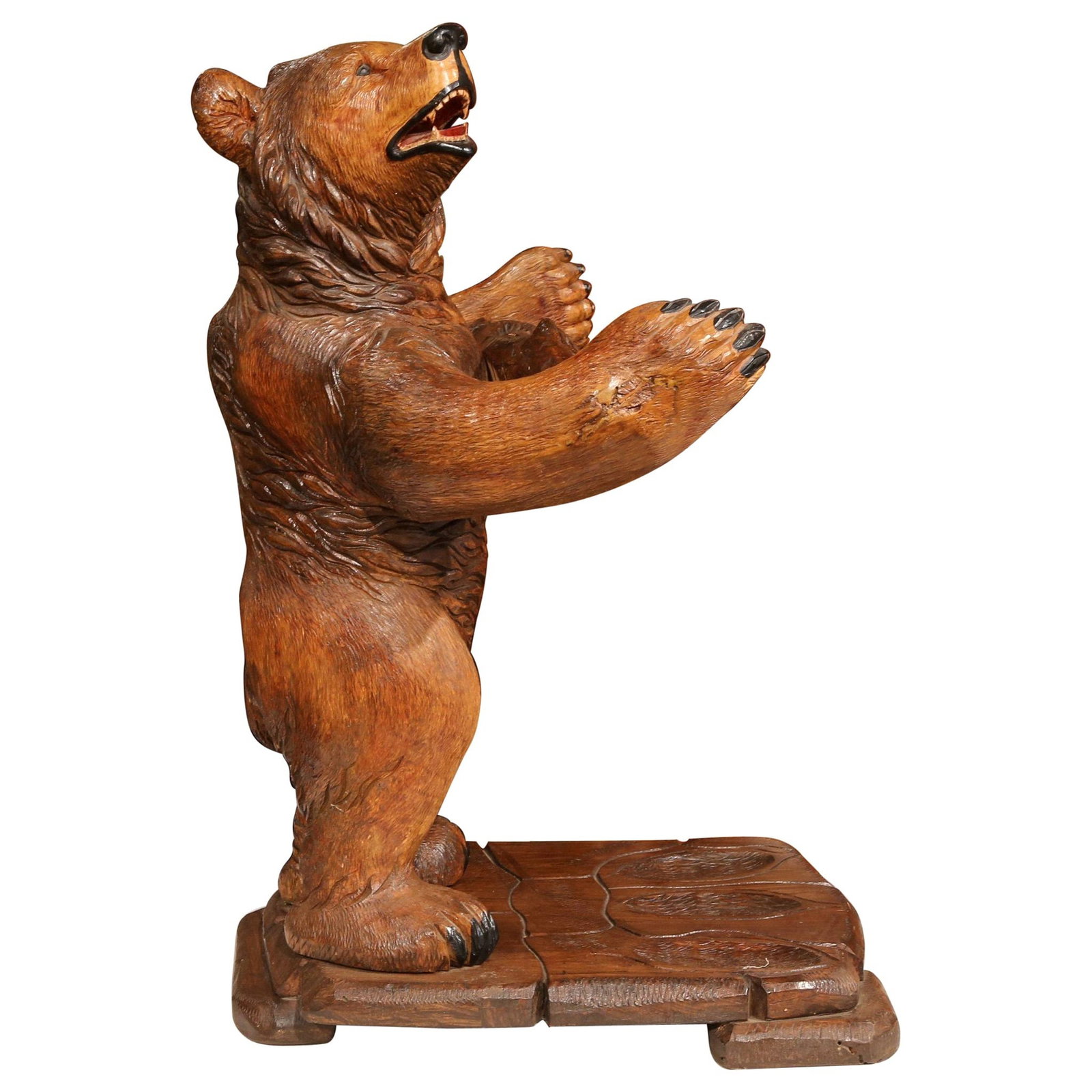 Antique Black Forest Carved Bear Sculpture Gun Rack 1920 France: Antique Black Forest Carved Bear Sculpture Gun Rack 1920 France This stunning Early 20th Century French Black Forest carved bear sculpture is a remarkable piece of art that seamlessly blends functiona