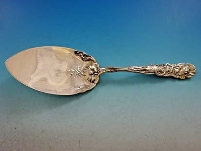 Alvin Raphael Sterling Silver Pie Server 9 Inch Flat Handle: Alvin Raphael Sterling Silver Pie Server 9 Inch Flat Handle This exquisite pie server is crafted from all sterling silver, featuring a flat handle and showcasing the elegant Raphael pattern by