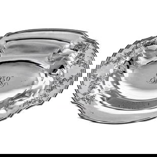 1912 Gorham Sterling Silver Oblong Bowl with Scalloped Edge: 1912 Gorham Sterling Silver Oblong Bowl with Scalloped Edge This exquisite 1912 Gorham Sterling Bowl showcases timeless craftsmanship, characterized by its oblong shape and scalloped edges. The bowl