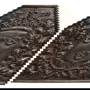 19th Century French Black Iron Fireback with Crown and Family Crest: 19th Century French Black Iron Fireback with Crown and Family Crest Enhance your fireplace or kitchen with this elegant 19th Century French Black Iron Fireback, handcrafted and patinated for a timeles