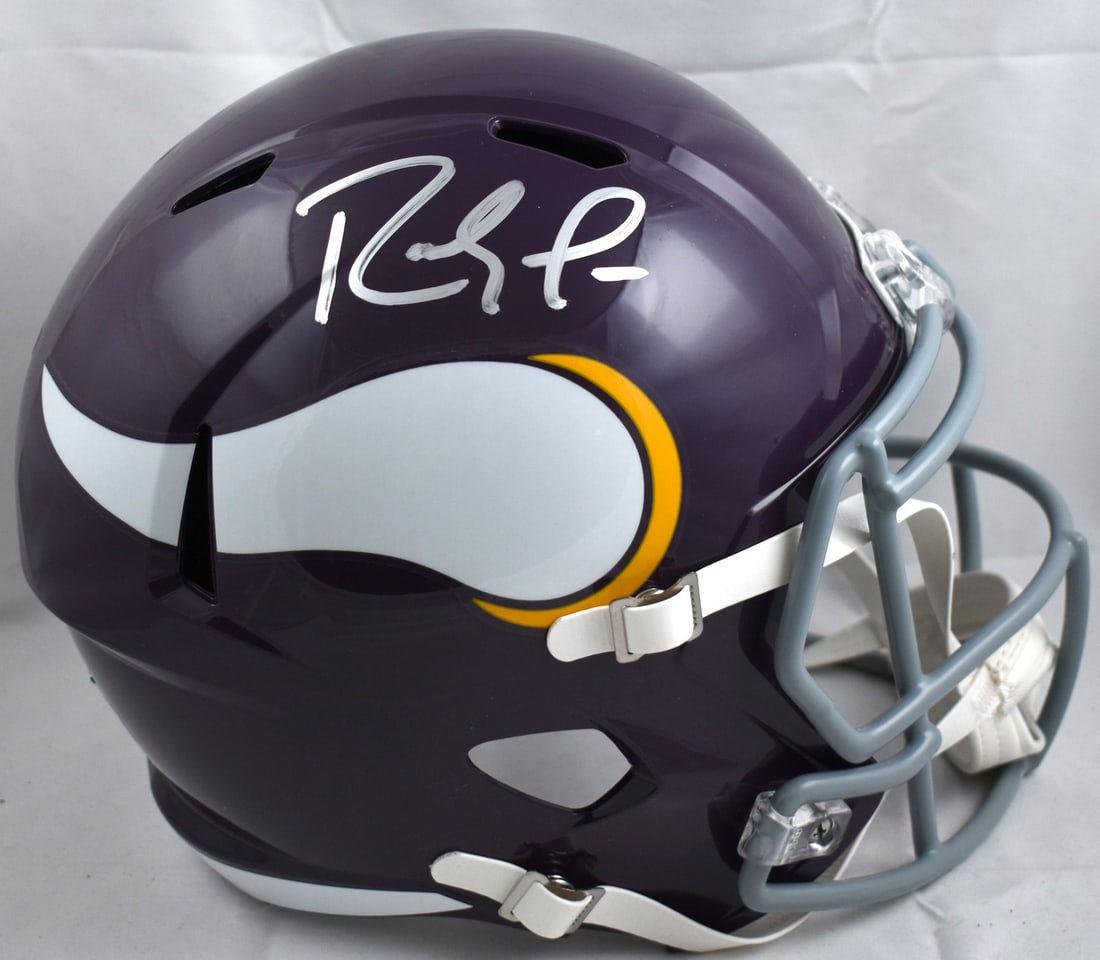 Randy Moss Signed Vikings Full-Size Speed Helmet with Beckett Authentication: Randy Moss Signed Vikings Full-Size Speed Helmet with Beckett Authentication This authentic Minnesota Vikings full-size speed helmet features the signature of legendary player Randy Moss, a significan