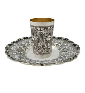 Italian 925 Sterling Silver Handmade Chased Swirl Cup and Tray Set: Italian 925 Sterling Silver Handmade Chased Swirl Cup and Tray Set This exquisite cup and tray set is crafted from fine Italian 925 sterling silver, showcasing intricate handmade chased swirl