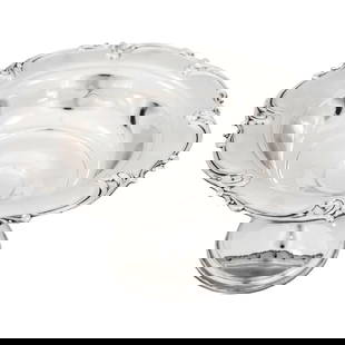 International Silver Pedestal Bowl 6in x 11in Sterling Silver 1930s: International Silver Pedestal Bowl 6in x 11in Sterling Silver 1930s This exquisite sterling silver bowl features a classic pedestal design with a scalloped edge and a beautiful swirl pattern.