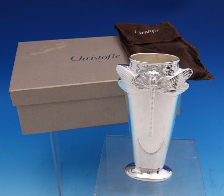 Christofle Silverplate Vase with Dragonfly Design 6 x 3 in Original Box: Christofle Silverplate Vase with Dragonfly Design 6 x 3 in Original Box This exquisite Christofle silverplate vase features a stunning dragonfly design and comes in its original box. Standing at 6 inc