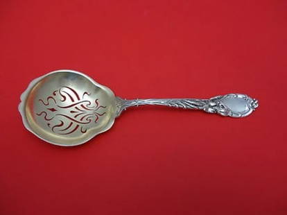 Reed & Barton La Parisienne Sterling Silver Pea Spoon 9 1/8 Inch: Reed & Barton La Parisienne Sterling Silver Pea Spoon 9 1/8 Inch Experience elegance with this La Parisienne serving spoon by Reed & Barton. Crafted from sterling silver, this exquisite pea spoon