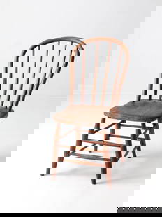 Antique Bow Back Windsor Chair 34in Classic Farmhouse Spindle Design: Antique Bow Back Windsor Chair 34in Classic Farmhouse Spindle Design This antique bow back Windsor chair features a classic farmhouse design with a round spindle back, showcasing a beautiful wood