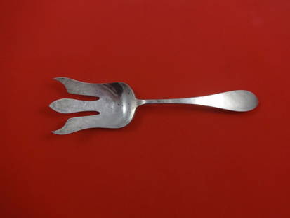 Old Newbury Crafters Sterling Silver Salad Serving Fork 10" Classic Pattern: Old Newbury Crafters Sterling Silver Salad Serving Fork 10" Classic Pattern This elegant salad serving fork is crafted from high-quality sterling silver by Old Newbury Crafters. Featuring the