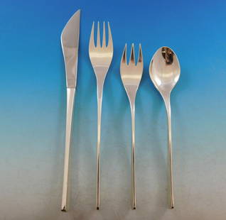 International Sterling Vision Flatware Set 34 Pieces Mid-Century Modern: International Sterling Vision Flatware Set 34 Pieces Mid-Century Modern Enhance your dining experience with this exquisite 34-piece flatware set from the Vision pattern by International Sterling.