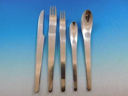 Georg Jensen Arne Jacobsen Stainless Steel Flatware Set 80 Pieces 18/8 Minimalist Design: Georg Jensen Arne Jacobsen Stainless Steel Flatware Set 80 Pieces 18/8 Minimalist Design Introducing the Arne Jacobsen by Georg Jensen Stainless Steel Flatware Set, an elegant collection comprising 80