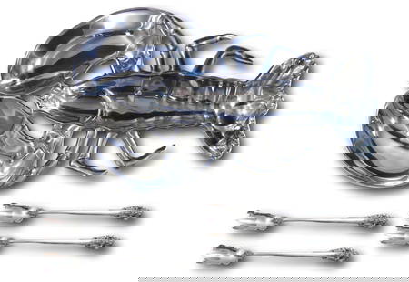 Wallace Grande Baroque Sterling Silver Long Lobster Set with Armetale Tray: Wallace Grande Baroque Sterling Silver Long Lobster Set with Armetale Tray This impressive Grande Baroque seafood set by Wallace features four long lobster picks and a Wilton Armetale sea life lobster