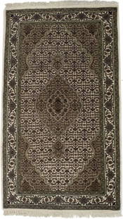 Hand-Knotted 3'1 x 5'4 Vintage Oriental Rug Floral Geometric Wool: Hand-Knotted 3'1 x 5'4 Vintage Oriental Rug Floral Geometric Wool Enhance your living space with this beautiful 3'1" x 5'4" vintage-style Oriental rug, featuring a unique floral and geometric