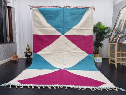 Fabulous Handwoven Moroccan Rug 10 x 6.56 Feet 100% Wool: Fabulous Handwoven Moroccan Rug 10 x 6.56 Feet 100% Wool Discover the beauty of this Fabulous Authentic Rug, meticulously handwoven in the Atlas Mountains by skilled local Berber women using