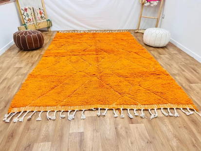 Authentic Elegant Soft Orange Geometric Wool Rug 8 x 5 Feet: Authentic Elegant Soft Orange Geometric Wool Rug 8 x 5 Feet Discover the charm of this Authentic Elegant Soft Orange Wool Rug, featuring a beautifully engraved geometric pattern. Handwoven in the