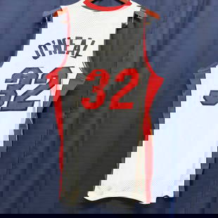 Shaquille O'Neal Autographed Miami Heat Jersey PSA/DNA Certified: Shaquille O'Neal Autographed Miami Heat Jersey PSA/DNA Certified This authentic Miami Heat jersey is autographed by basketball legend Shaquille O'Neal, known for his impressive career in the NBA.