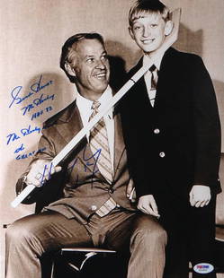 Wayne Gretzky Gordie Howe Autographed 11x14 Photo PSA/DNA Inscribed: Wayne Gretzky Gordie Howe Autographed 11x14 Photo PSA/DNA Inscribed This is an original autographed 11x14 photo featuring iconic hockey legends Wayne Gretzky and Gordie Howe, complete with