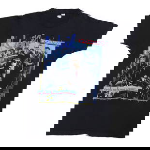 1986 Neil Young Sponsored By Nobody Vintage Black T-Shirt: 1986 Neil Young Sponsored By Nobody Vintage Black T-Shirt This original vintage 1986 Neil Young Sponsored By Nobody Shirt is a must-have for any fan of the legendary artist. Crafted from 100%
